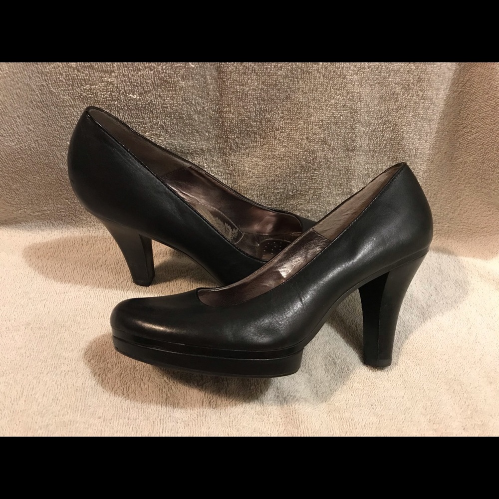 Sofft Black Leather Pumps "Mandy" Like New!